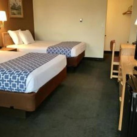 Travelodge By Wyndham Powell Esterno foto