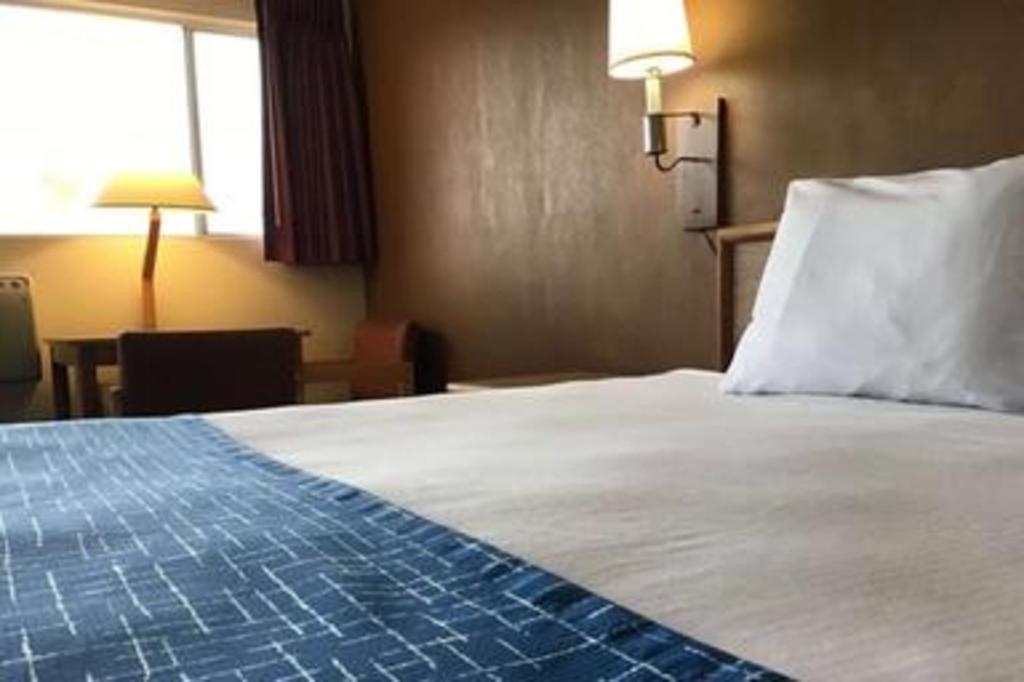 Travelodge By Wyndham Powell Esterno foto