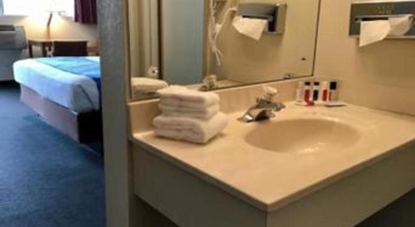 Travelodge By Wyndham Powell Esterno foto